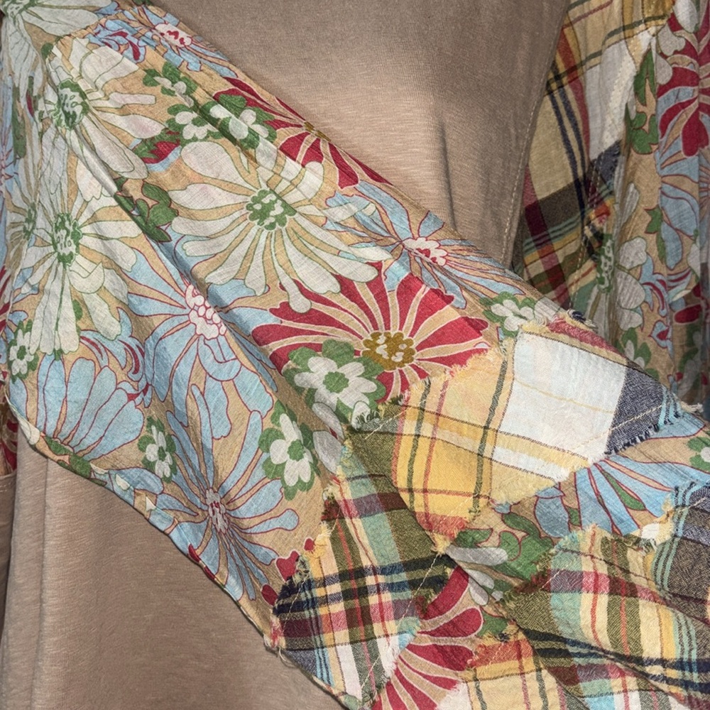 Easel Tan Top with Multicolor Sleeves - Picture 4 of 8
